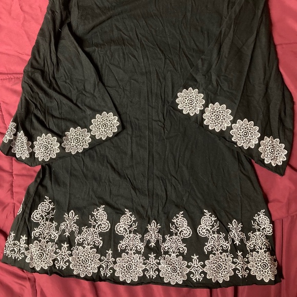 BCBGMaxAzria Black Boho Tunic Top - Picture 8 of 8